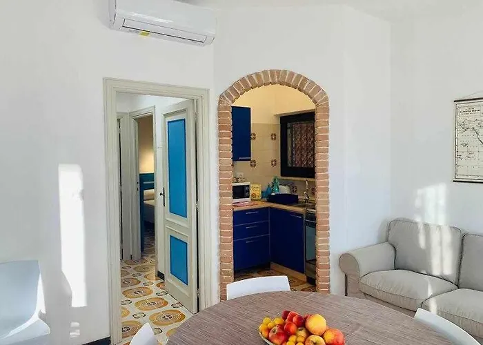 Apartamento Trilocale Fronte Mare Con Giardino Ostrica